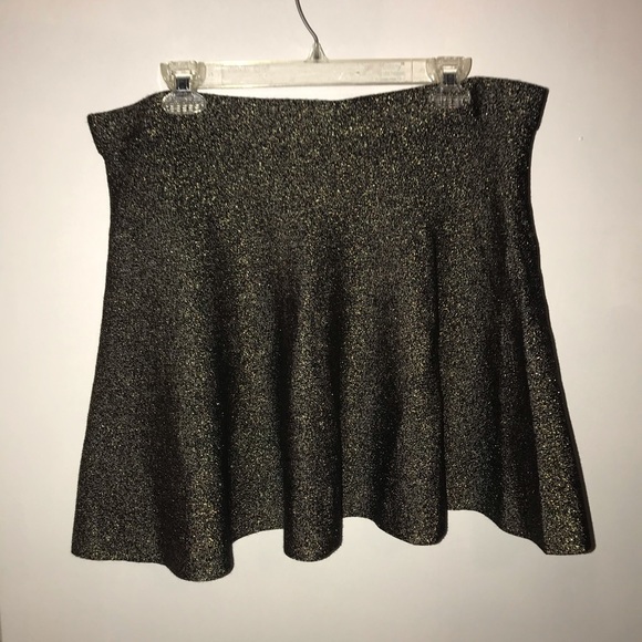 Gorgeous sparkly skirt! - Picture 2 of 5